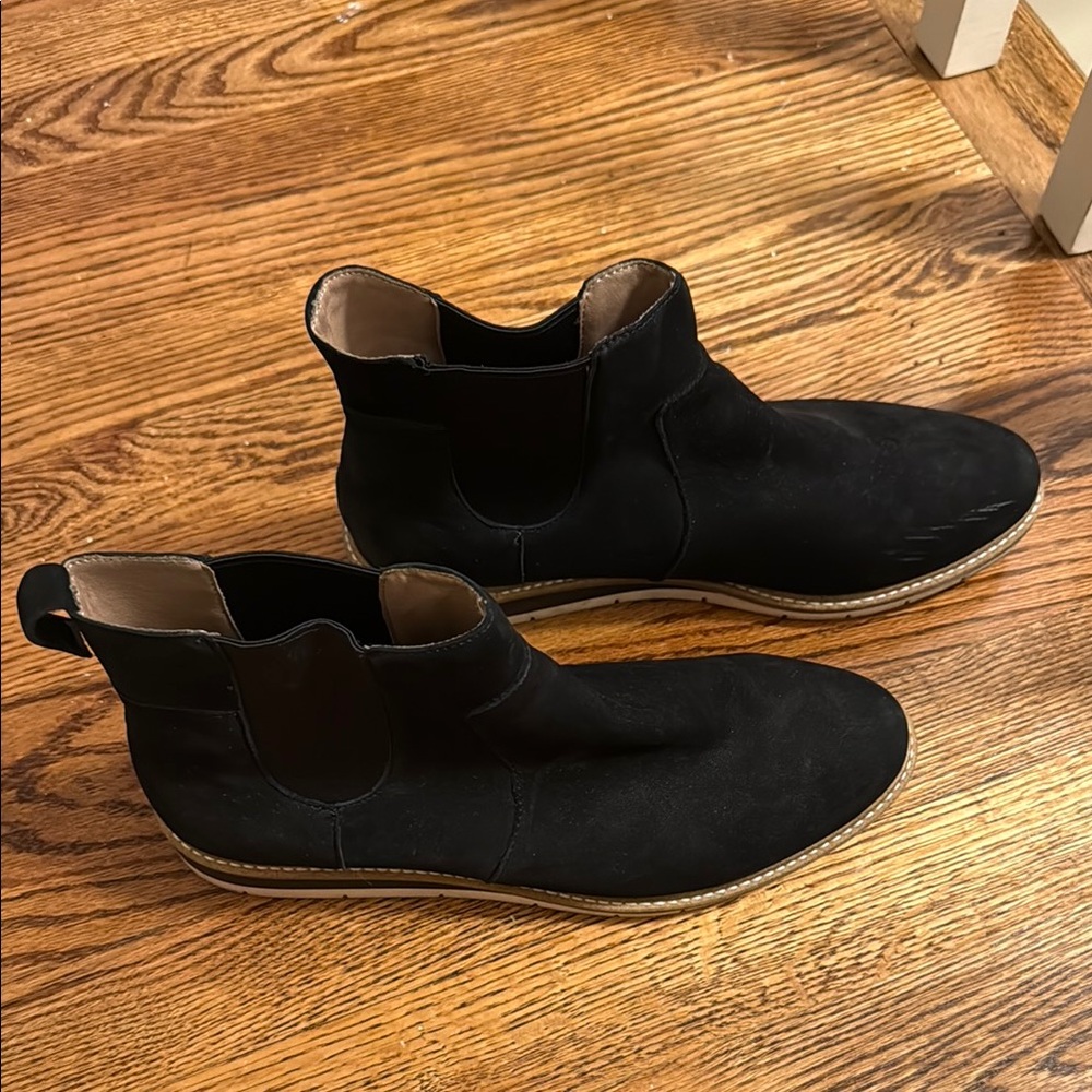 Me Too Black Ankle Booties